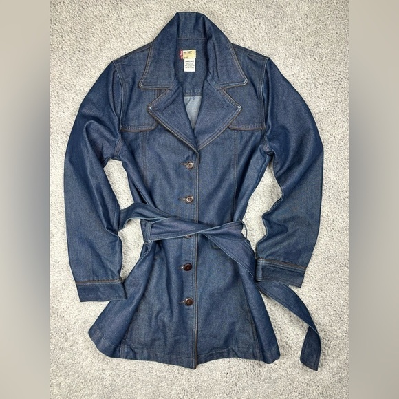 Levi's Coat Womens Small Trench Vintage Red Tab Buttons Belted Jacket Classic - Picture 1 of 4